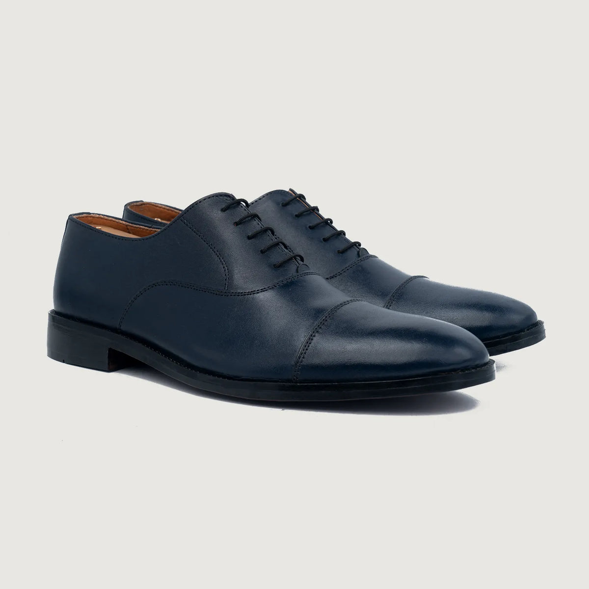 Professor Oxford Midnight Blau Lederschuhe für Herren For Men in Midnight Blue Full-Grain Leather - Seitenansicht | Online Kaufen