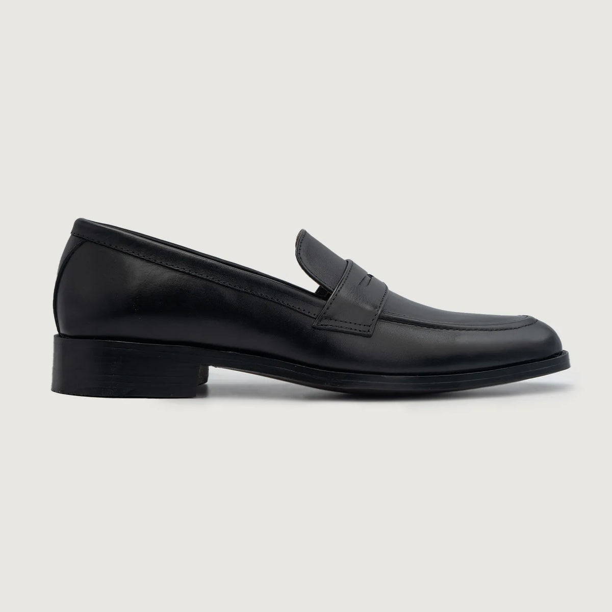 Black Full-Grain leather Loafers - Rahmengenähte Goodyear-Welt-Konstruktion & vordere Zehenkappe