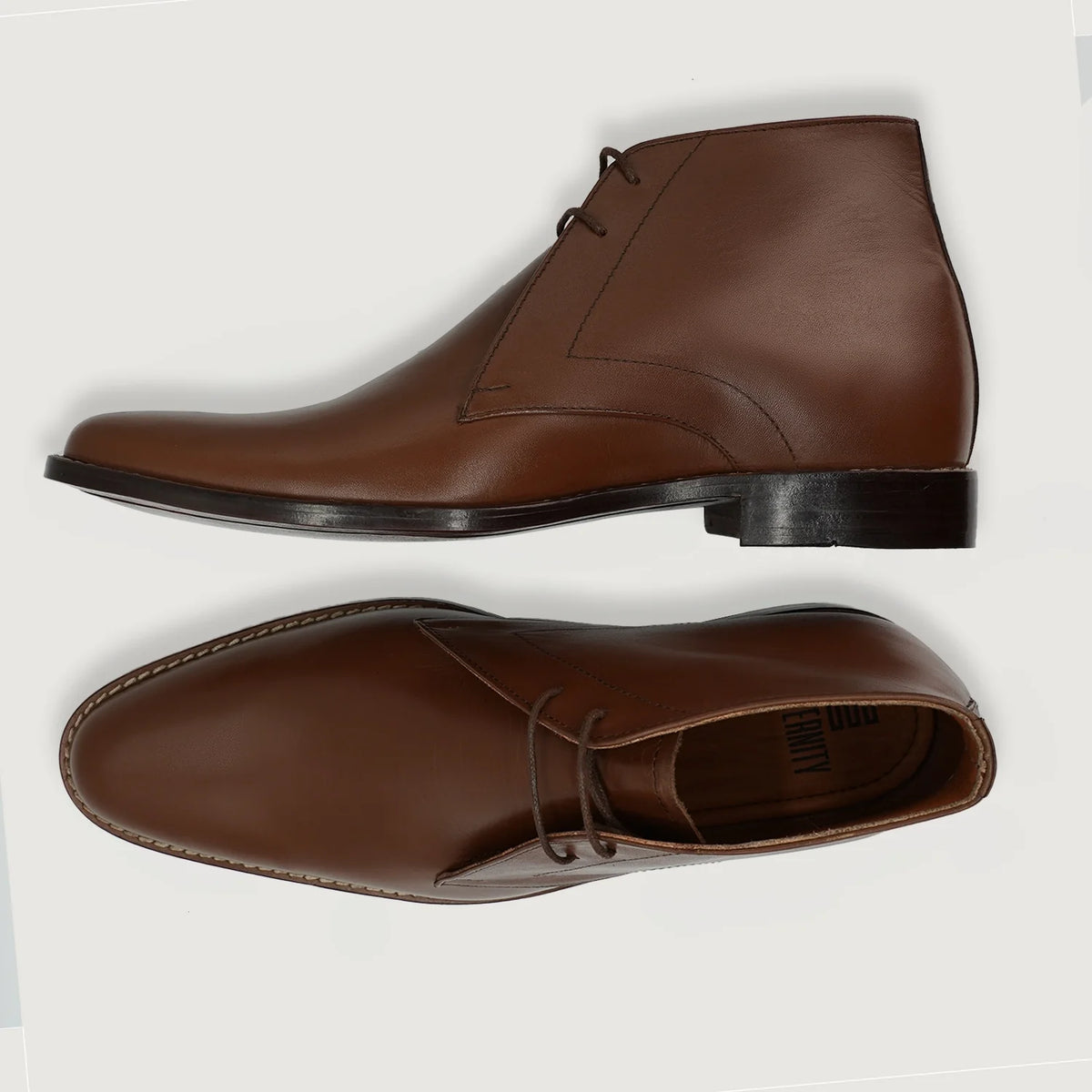 Corry Chukka Braun Lederstiefel für Herren For Men - Verstärkte Fersenkappe & präzise Doppelnaht