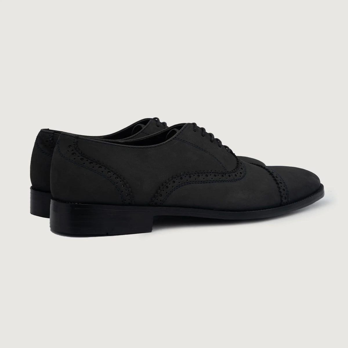 High-Traction Rubber Outsole & Lug Tread Pattern on Grauson Brogues Oxford Schwarz Nubuck Lederschuhe für Herren For Men