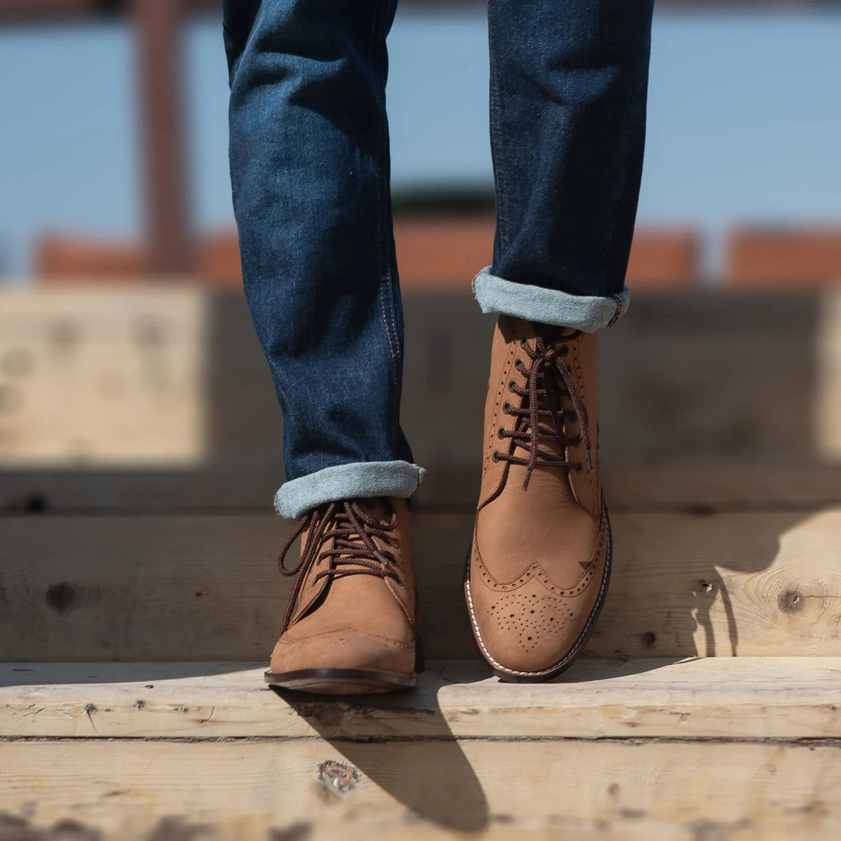 Tailored Rib Cuffs & Hem Craftsmanship Construction Detail on Duster Brogues Derby Braun Nubuck Lederstiefel für Herren For Men