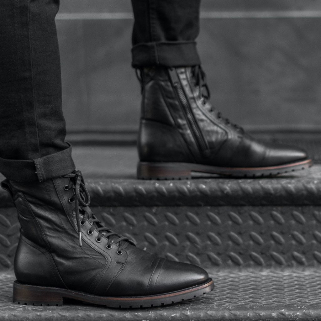 Tailored Rib Cuffs & Hem Craftsmanship Construction Detail on Casa Moto Schwarz Lederstiefel für Herren