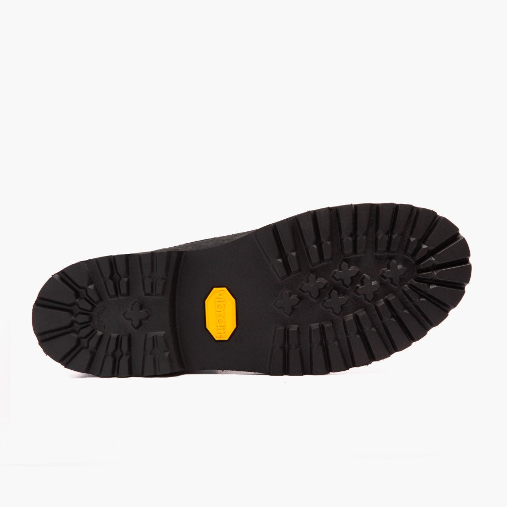 High-Traction Rubber Outsole & Lug Tread Pattern on Explorer Mattschwarz Lederstiefel für Herren