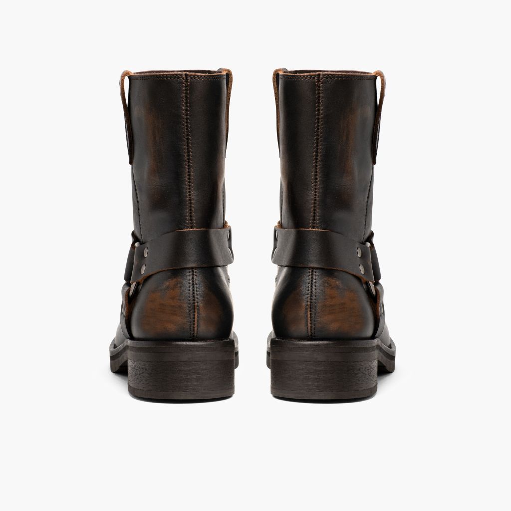 High-Traction Rubber Outsole & Lug Tread Pattern on Outlaw Vintage-Braun Lederstiefel für Damen