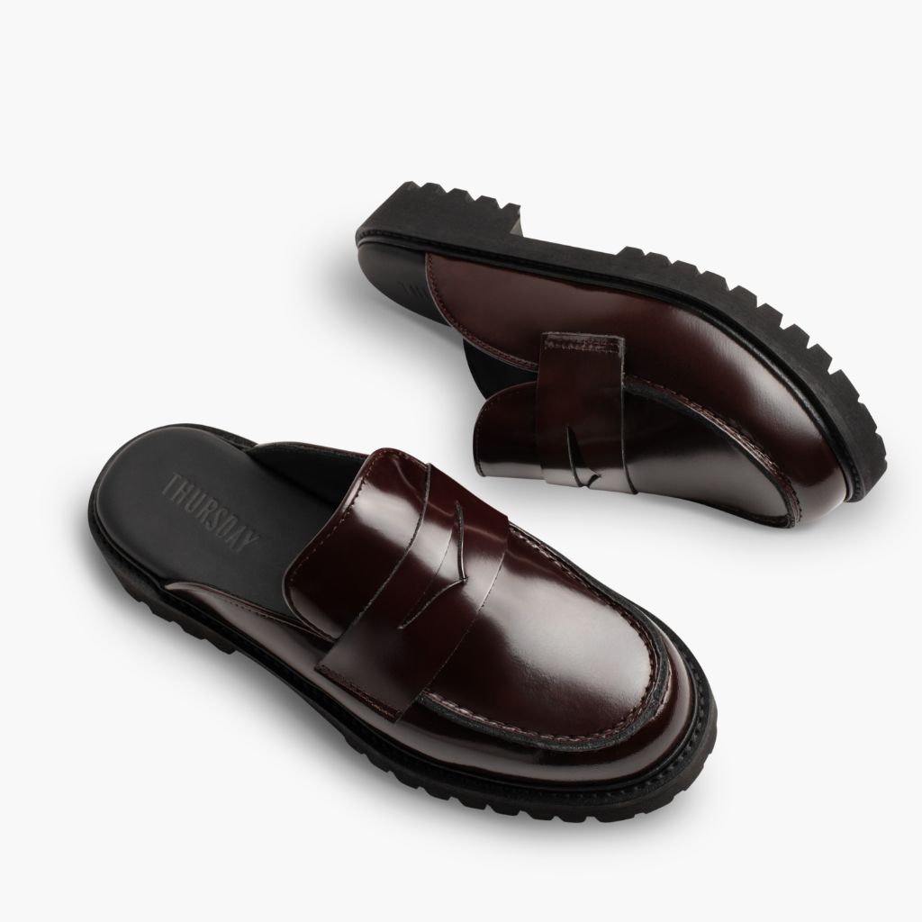 High-Traction Rubber Outsole & Lug Tread Pattern on Penny Mule Burgunderrot Lederstiefel für Damen