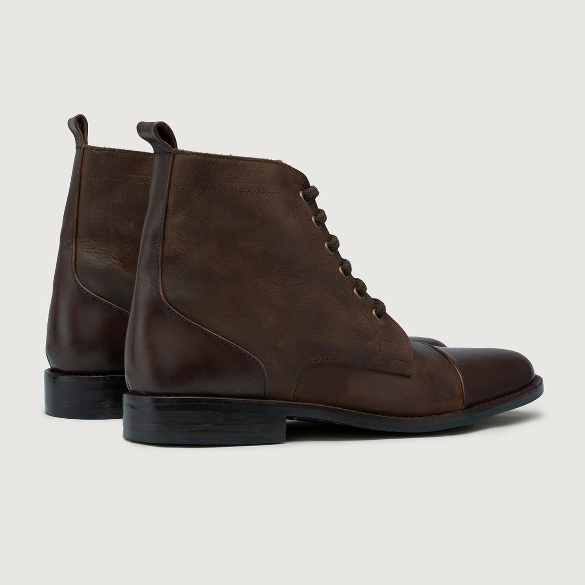 Knight Derby Hybrid Brown Leather Boots StudGuard For Men - Verstärkte Fersenkappe & präzise Doppelnaht