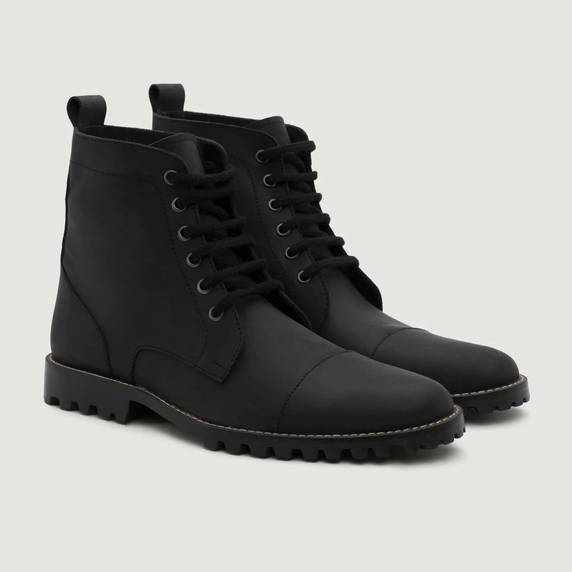 Knight Derby Mattschwarz Nubuck Lederstiefel - TerraGrip für Herren