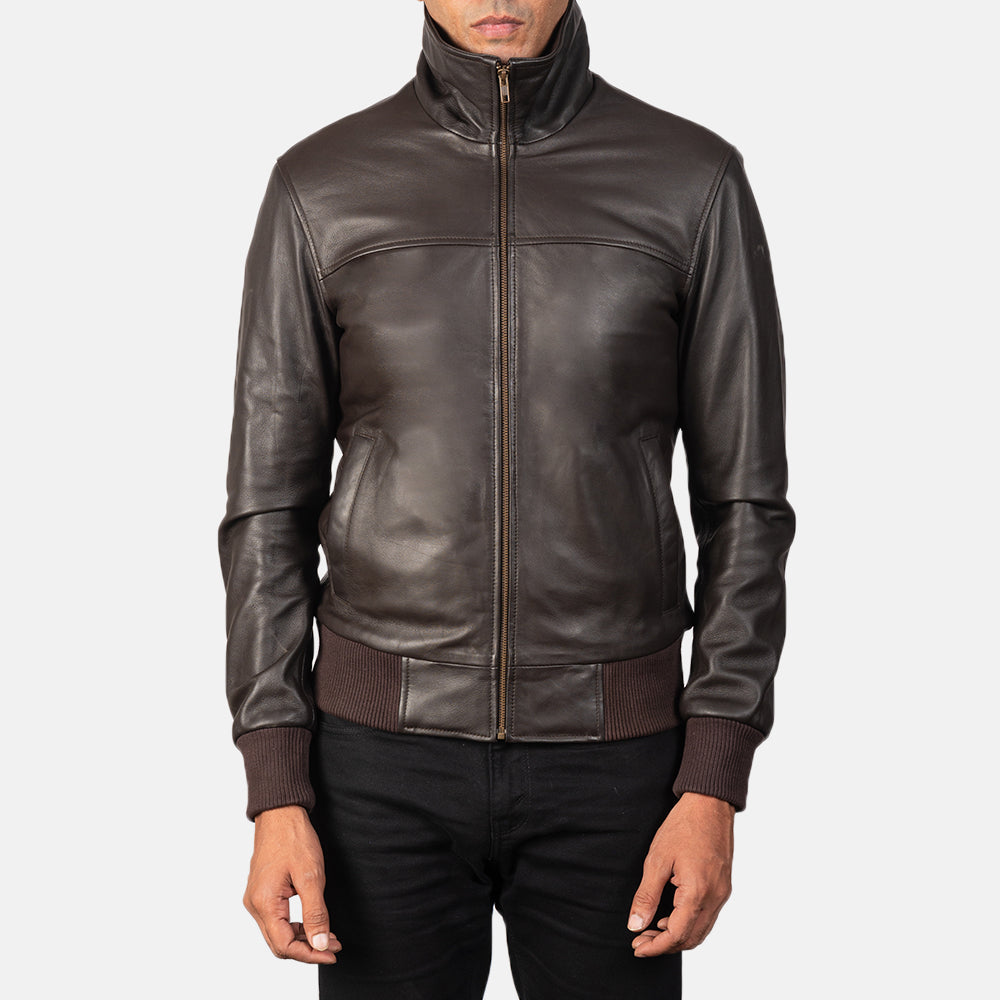 Men's Air Rolf Mocha Brown Leather Bomber Jacket - Seitenansicht mit ergonomischem Ärmelschnitt