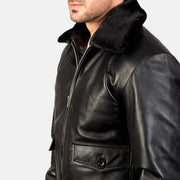 
Innenansicht Showing Quilted Viscose Lining & Zwei funktionale Innentaschen