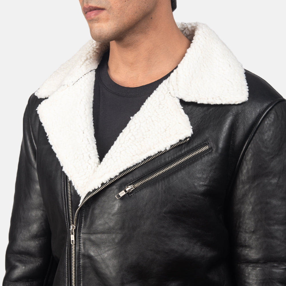 
Innenansicht Showing Quilted Viscose Lining & Zwei funktionale Innentaschen