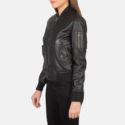 Black Sheepskin Leather Bomber Jacket - Rückansicht mit passgenauen Schultern &amp; sauberem Saum