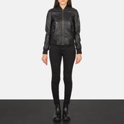 Women's Ava Ma-1 Black Leather Bomber Jacket - Seitenansicht mit ergonomischem Ärmelschnitt