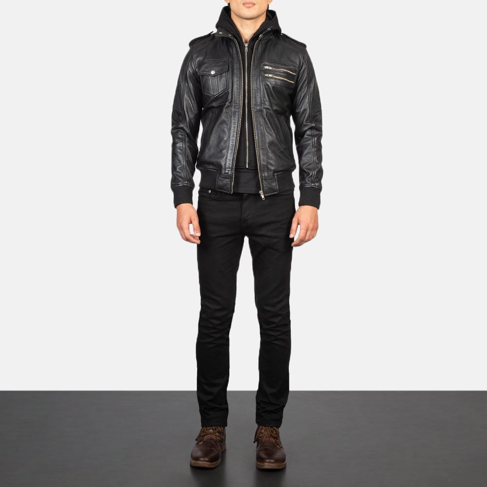 Men's Bravado Black Hooded Leather Bomber Jacket - Seitenansicht mit ergonomischem Ärmelschnitt