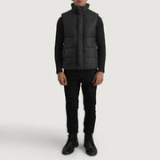 Bryan Schwarz Puffer Vest für Herren - Seitenansicht mit ergonomischem Ärmelschnitt