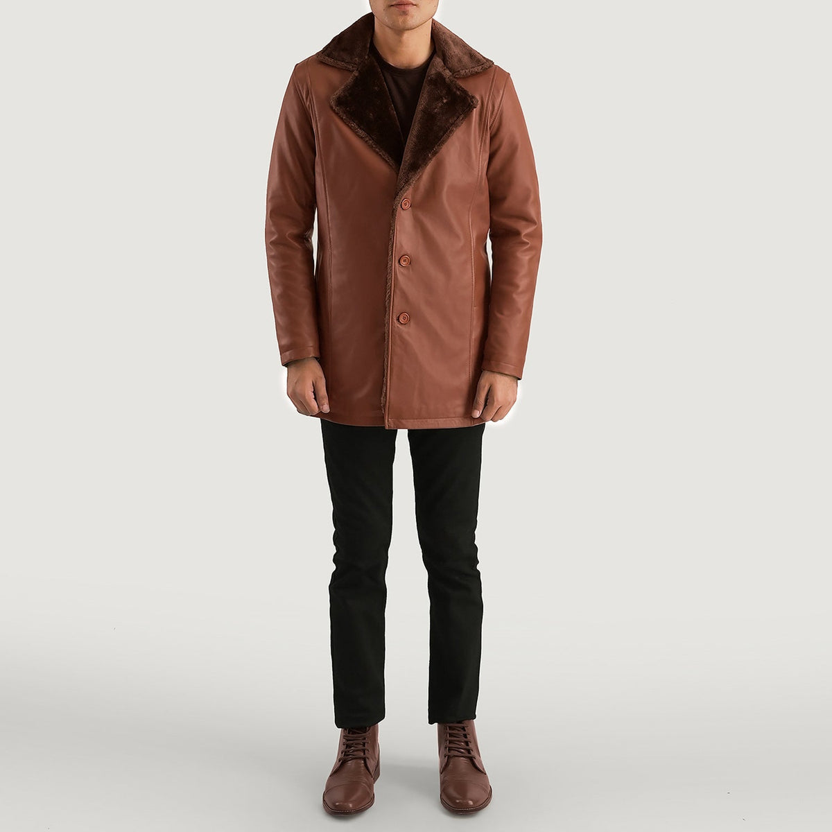 
Zimtbraun Braun Leather Fur Ledermantel für Herren - Seitenansicht mit ergonomischem Ärmelschnitt & sportlicher Passform
