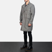 Grey Synthetic Wool Trench Coat - Rückansicht mit passgenauen Schultern &amp; sauberem Saum