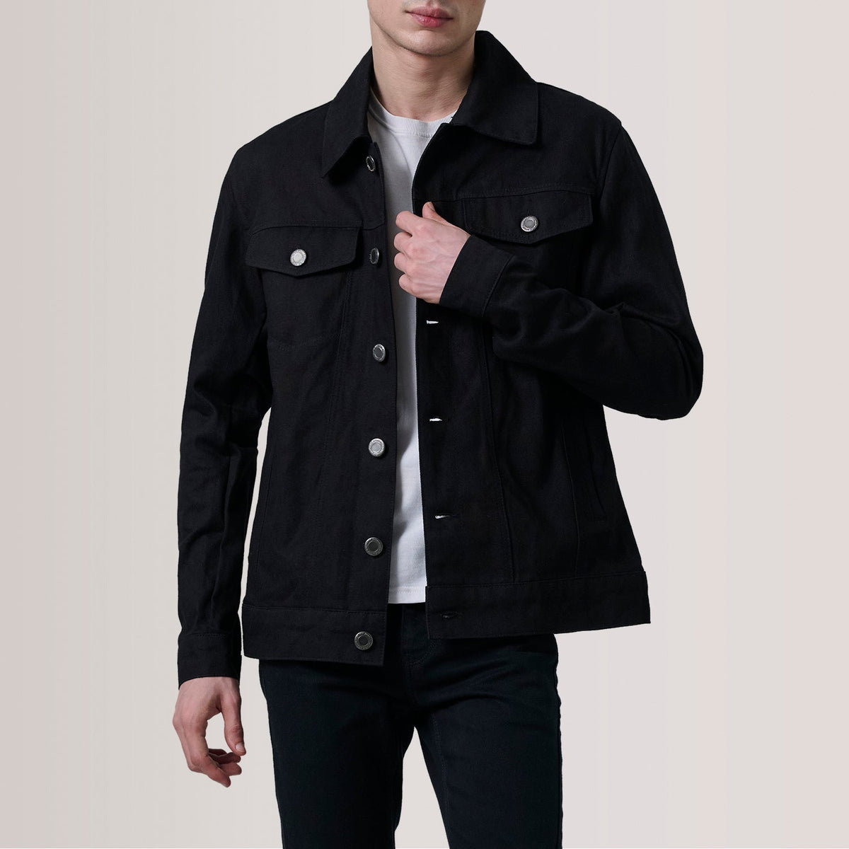 
Conard Schwarz Denim Trucker Lederjacke für Herren For Men in schwarzem Rindleder - Vorderansicht & maßgeschneiderte Silhouette | Online Kaufen
