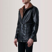 
Connor Black Leather Coat For Men - Seitenansicht mit ergonomischem Ärmelschnitt & sportlicher Passform