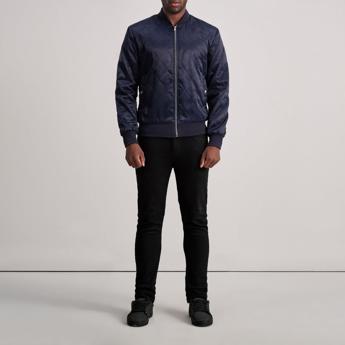 
Detailansicht of Varsity & Zipper Hardware on Danson Gesteppt Blau Varsity Lederjacke für Herren