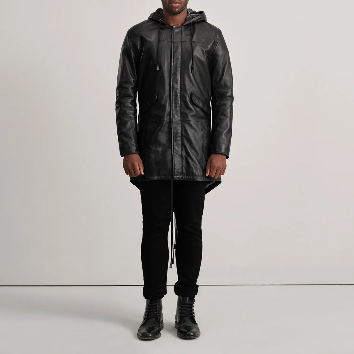 Delvin Tan Leather Parka - Seitenansicht mit ergonomischem Ärmelschnitt