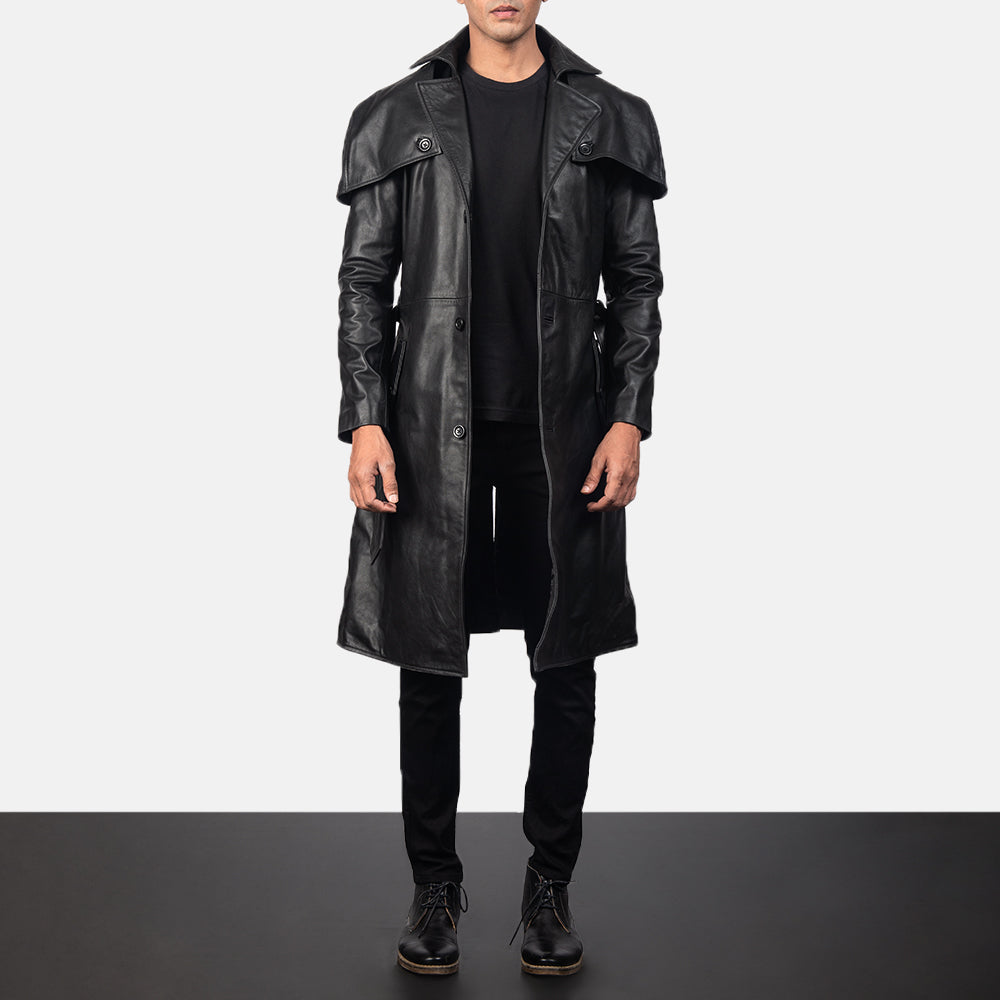 Men's Deux Schwarz Leather Duster für Herren in Black Cowhide Leather - Vorderansicht &amp; maßgeschneiderte Silhouette | Online Kaufen
