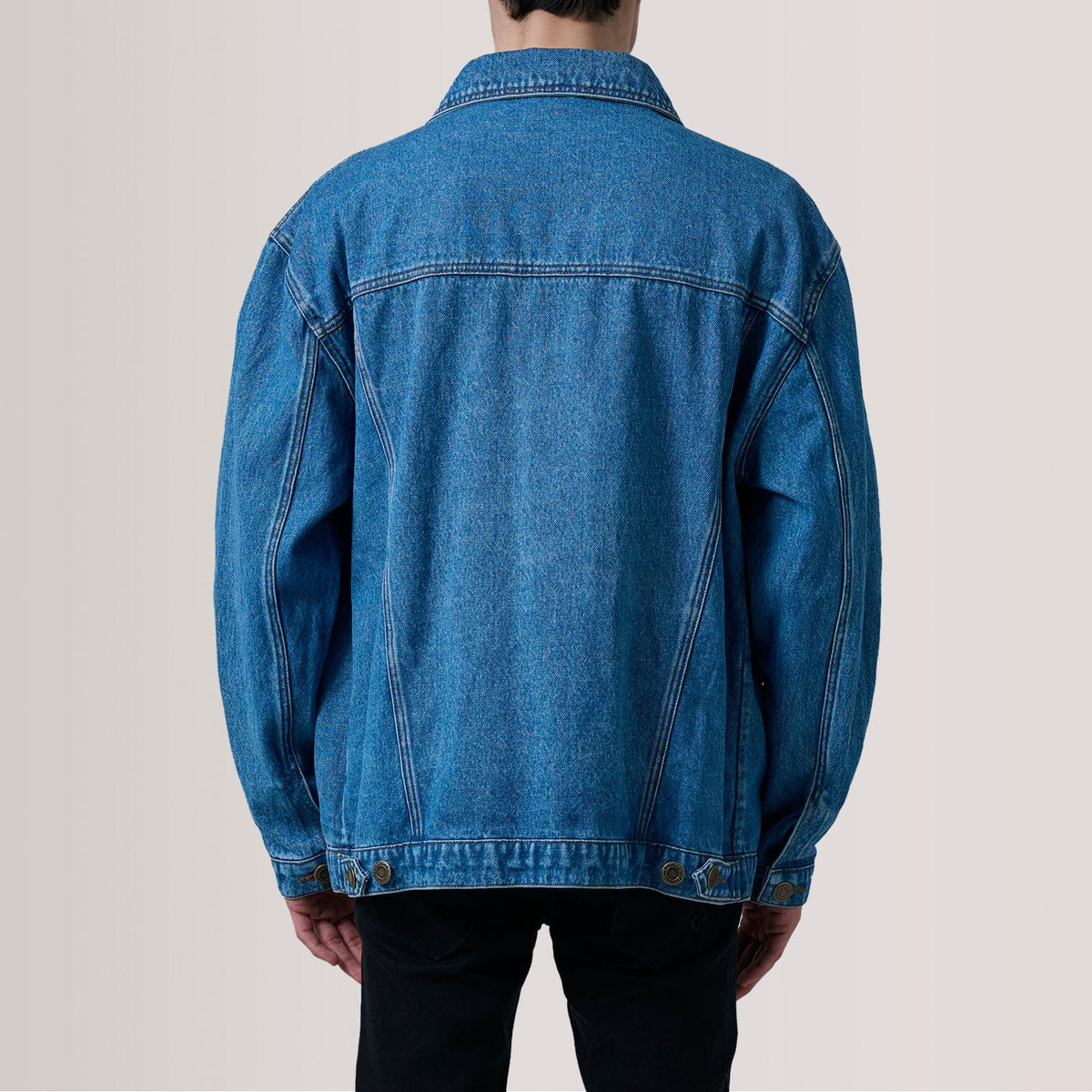 
Detailansicht of Classic Collar & Heavy-Duty Zipper Hardware on Eddie Dark Blau Oversized Denim Trucker Lederjacke für Herren For Men