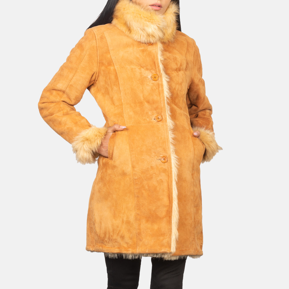 
Detailansicht of Notch & Button Hardware on Erica Beige Leather Coat