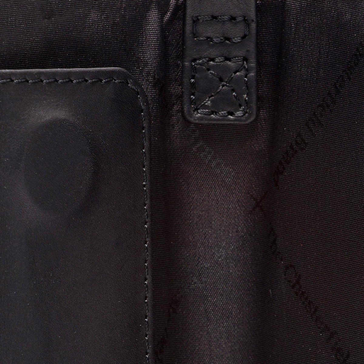 Styled Fit Perspective of Glasses Case Maplewood für Damen on Model - Natural Daylight Drape