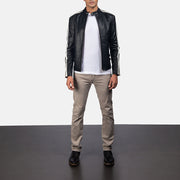 
Hank Schwarz Leder-Bikerjacke für Herren - Seitenansicht mit ergonomischem Ärmelschnitt & sportlicher Passform