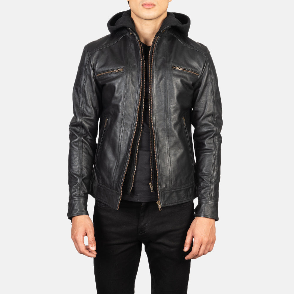Men's Hector Schwarz Hooded Leder-Bikerjacke für Herren in Black Cowhide Leather - Vorderansicht &amp; maßgeschneiderte Silhouette | Online Kaufen