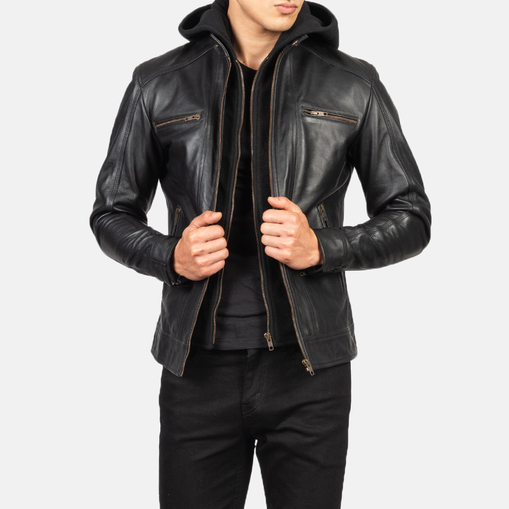 Detailansicht of Band with Snap Button &amp; Zipper Hardware on Men's Hector Schwarz Hooded Leder-Bikerjacke für Herren