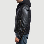 
Detailansicht von Stehkragen mit Druckknopf & Reißverschluss an Highschool Black Leather Jacket