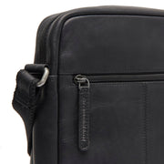 Solid Antique Brass Hardware &amp; Heavy-Duty Dual Zipper Detail on Anzora Full-Grain Leather Crossbody Bag für Herren