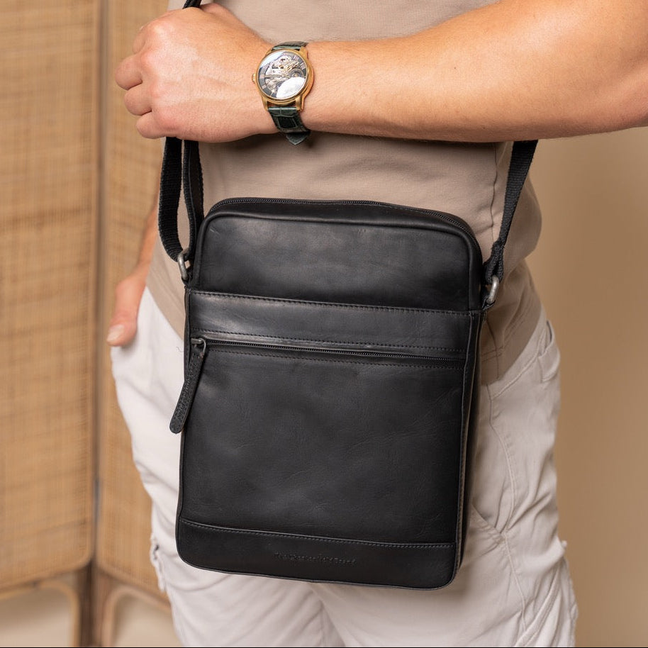 Classic 100% Full-Grain leather Bag - Rückansicht mit verstärkten Lederträgern & handwerklichen Nähten