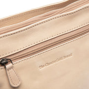 Aston Full-Grain Leather Crossbody Bag für Damen - Structured Side Profile Showing Gusset Depth &amp; Expansion Capacity