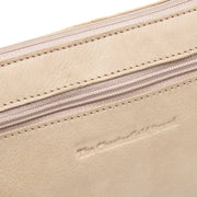 
Classic 100% Full-Grain leather Bag - Rückansicht mit verstärkten Lederträgern & handwerklichen Nähten