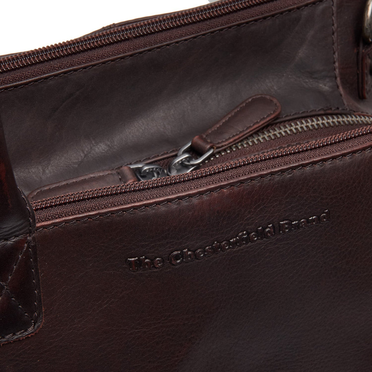 Styled Fit Perspective of Solvin Full-Grain Leather Handbag für Damen on Model - Natural Daylight Drape