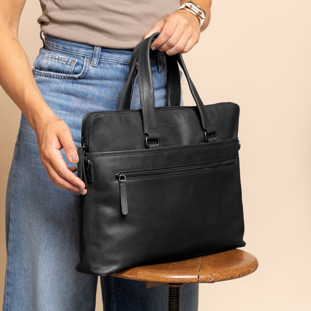 
Classic 100% Full-Grain leather Briefcase - Rückansicht mit verstärkten Lederträgern & handwerklichen Nähten