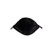 
Solid Antique Brass Hardware & Heavy-Duty Dual Zipper Detail on Liverpool Vollnarbenleder Roll-top Backpack