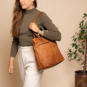 Rome Full-Grain Leather Shoulder Bag für Damen - Structured Side Profile Showing Gusset Depth &amp; Expansion Capacity