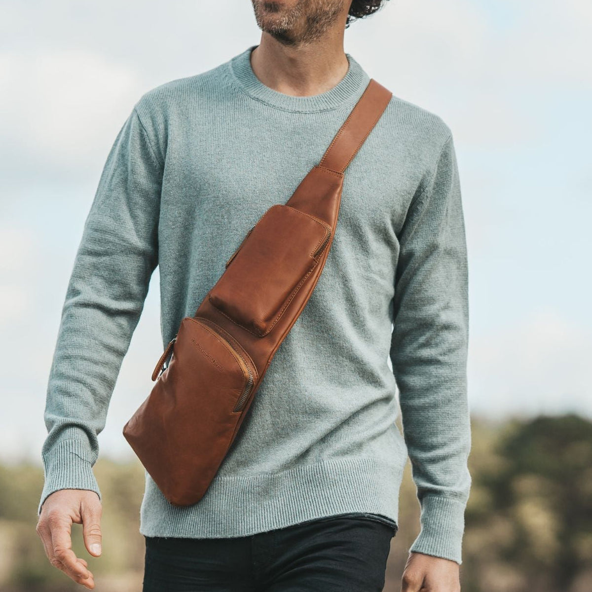 Leather Sling Bag Logan für Damen – Zusätzliche Produktansicht 2
