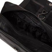 
Innenansicht Showing Quilted Viscose Lining & Zwei funktionale Innentaschen
