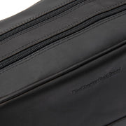 
Tailored Rib Cuffs & Hem Craftsmanship Construction Detail on Stacey Vollnarbenleder-Kulturbeutel