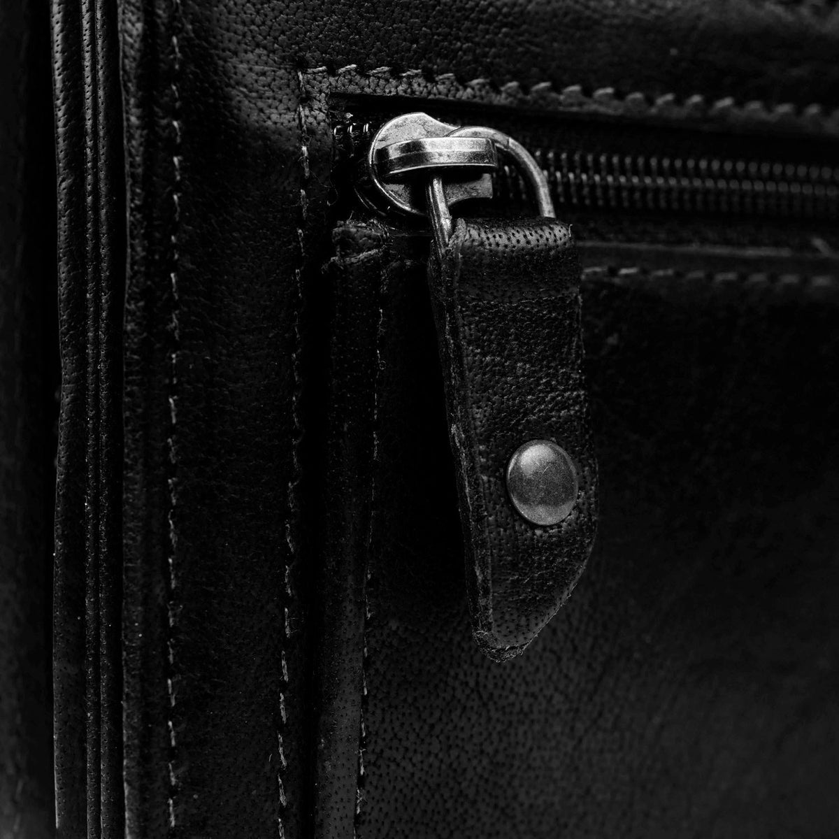 Innenansicht Showing Dedicated Padded Laptop Sleeve &amp; Multi-Compartment Organization