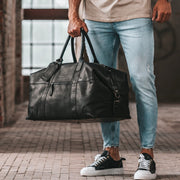 
Classic 100% Full-Grain Leather Duffle Bag - Rückansicht mit verstärkten Lederträgern & handwerklichen Nähten