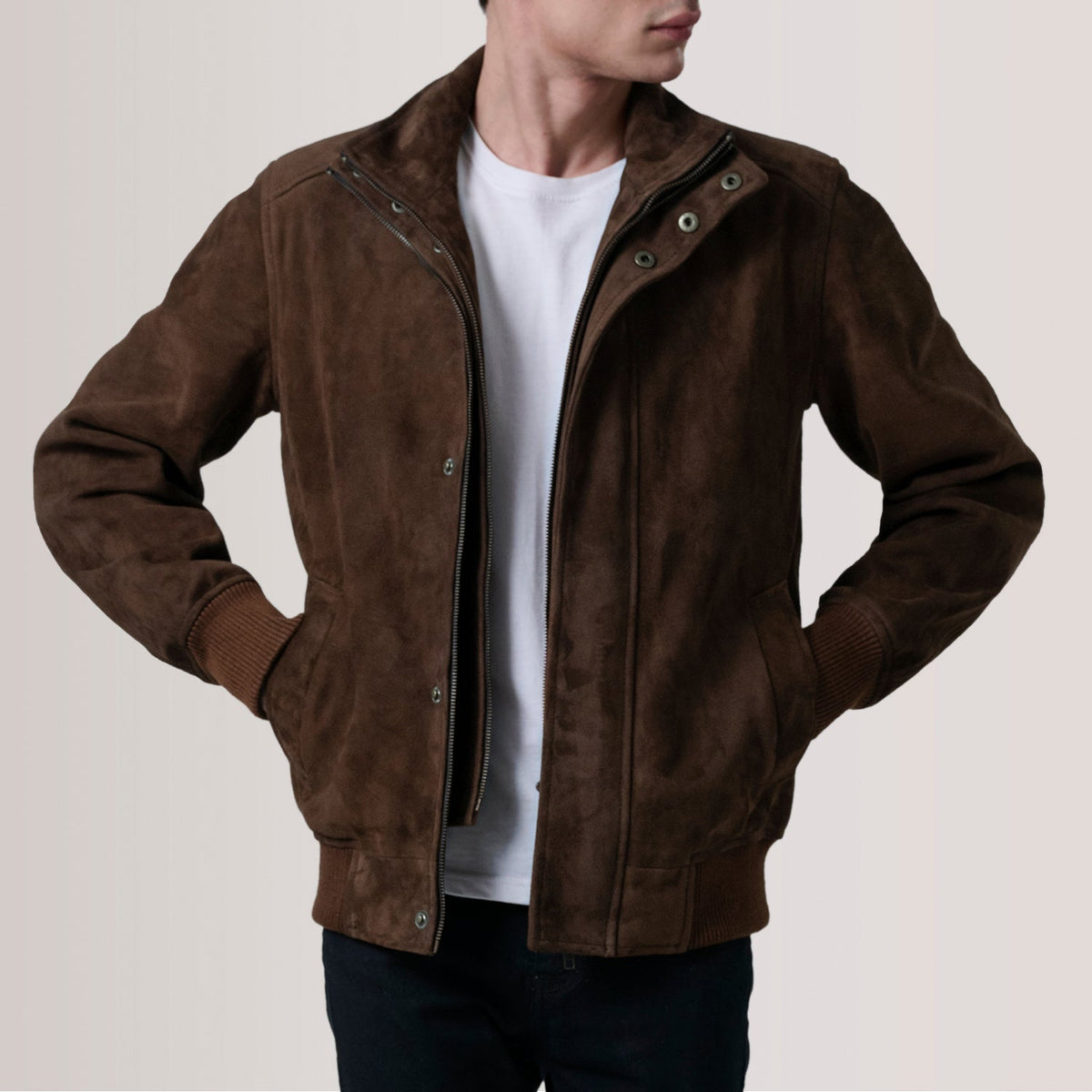Tailored Rib Cuffs &amp; Hem Craftsmanship Construction Detail on Lester Braun Suede Leder-Bomberjacke für Herren For Men