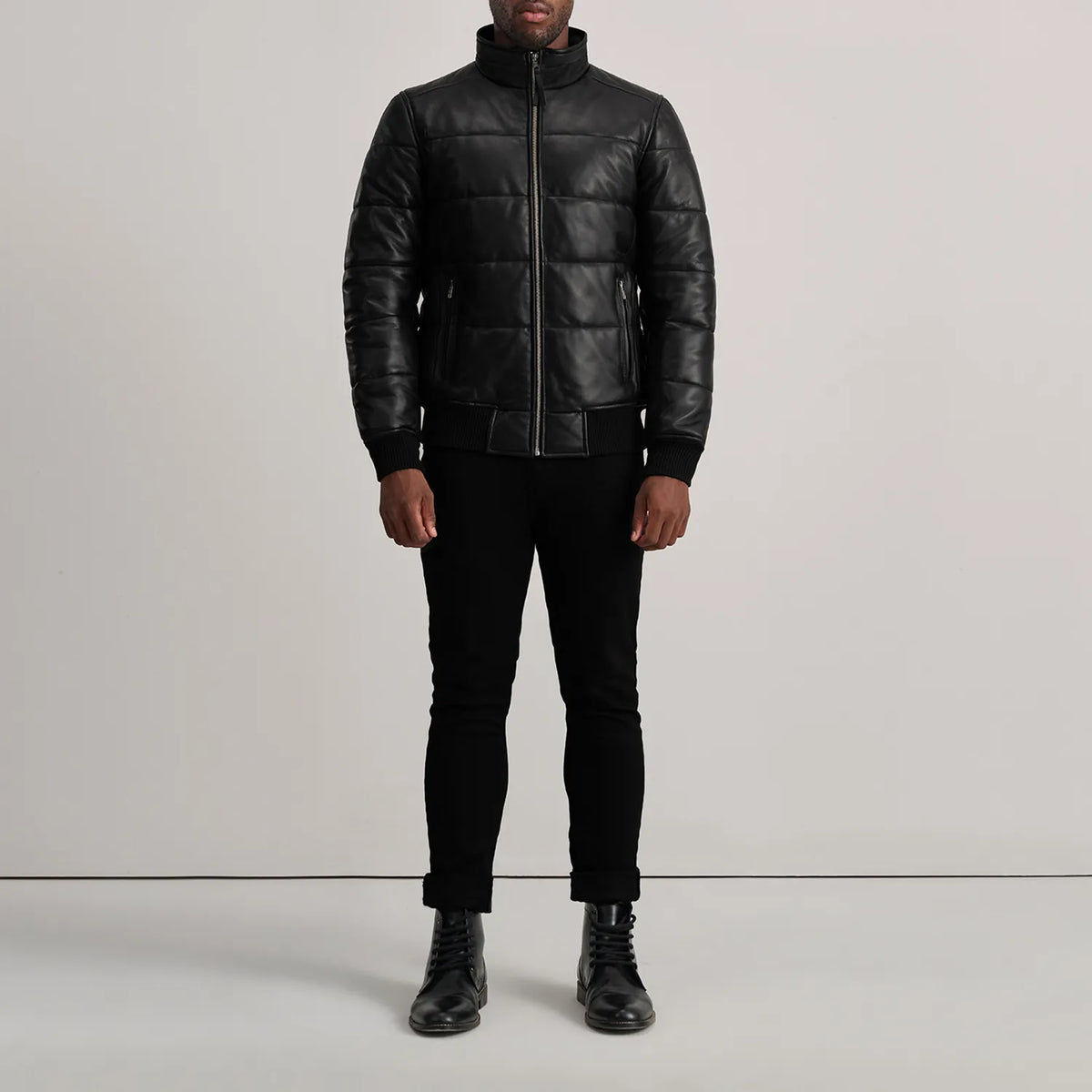 
Lucas Blue Leather Puffer Bomber Jacket - Seitenansicht mit ergonomischem Ärmelschnitt & sportlicher Passform