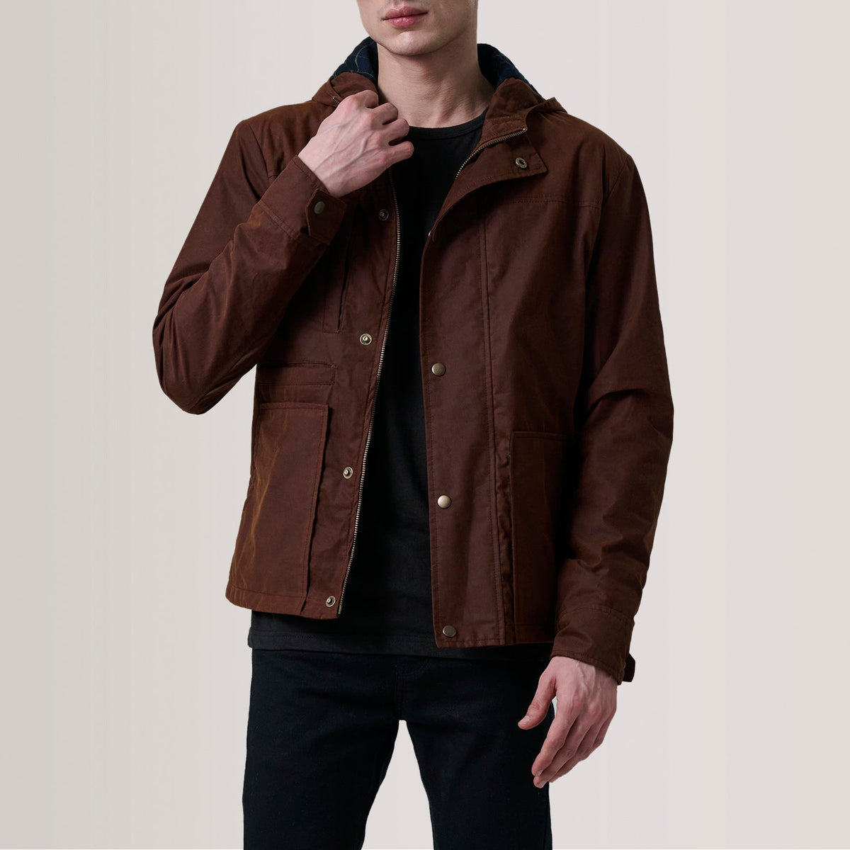Marlo Braun Canvas Hooded Work Lederjacke für Herren For Men in Brown Waxed Cotton Canvas - Vorderansicht &amp; maßgeschneiderte Silhouette | Online Kaufen