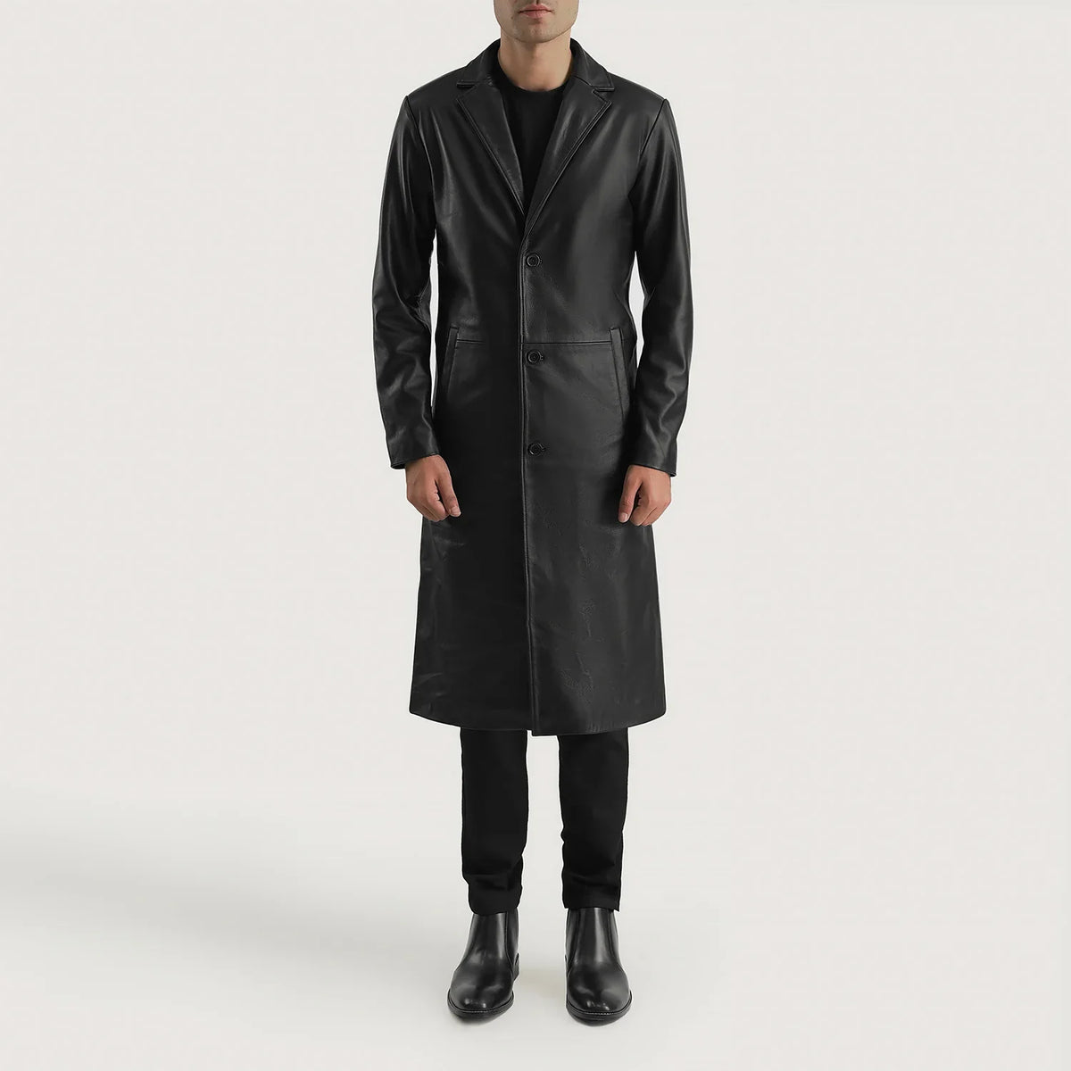 
Mateo Black Leather Single Breasted Coat - Seitenansicht mit ergonomischem Ärmelschnitt & sportlicher Passform