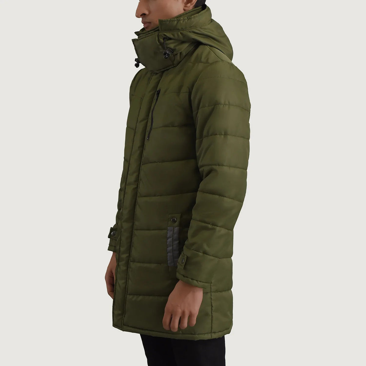 
Green Full-Grain Leather Hooded Jacket - Rückansicht mit passgenauen Schultern & sauberem Saum